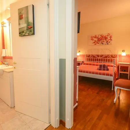 Like Romeo Hotel 3*